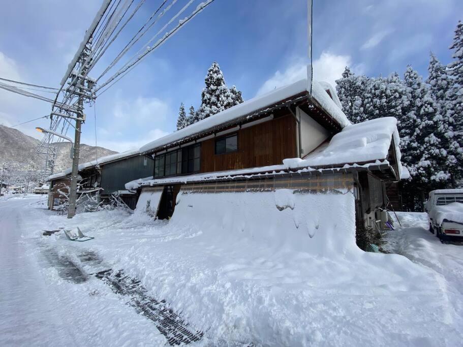 Apartamento Way Shirakawago - Private, Free Parking And Newly Opened 2022 Way Shirakawago Exterior foto